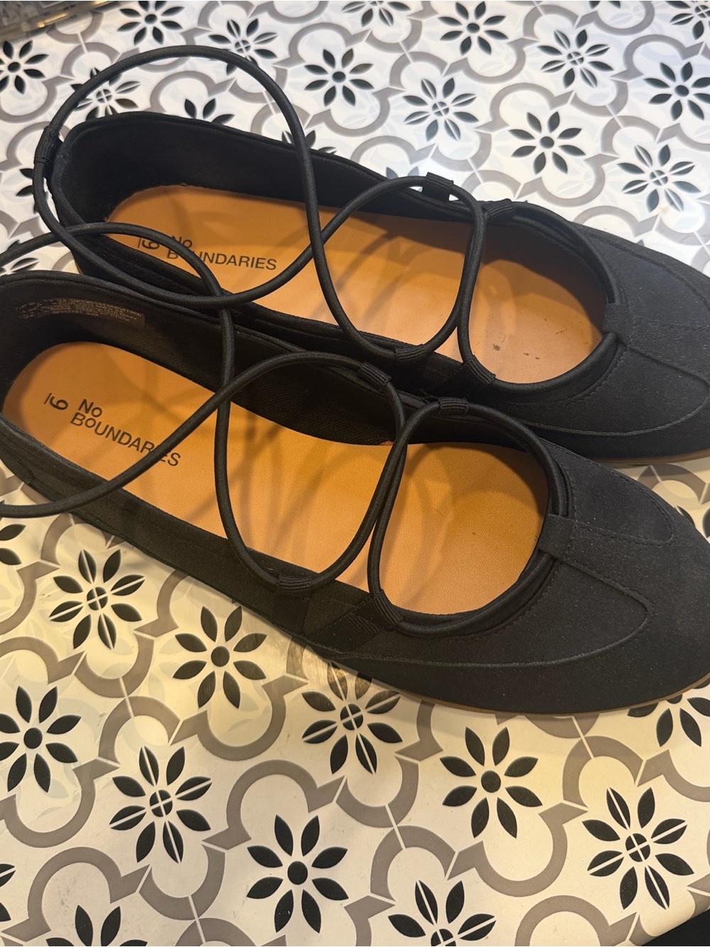 No Boundaries Black Crisscross Strap Ballet Flats